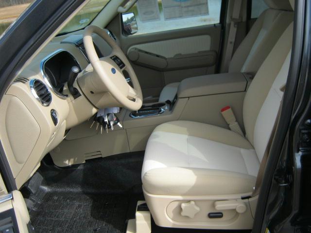 Ford Explorer Sport Trac 2010 photo 5