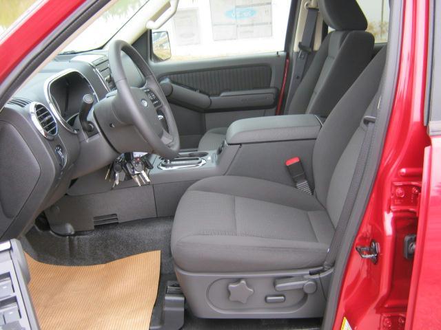 Ford Explorer Sport Trac 2010 photo 3