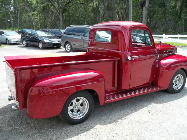 Ford F-1 1949 photo 1