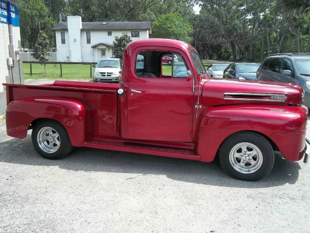 Ford F-1 1949 photo 2
