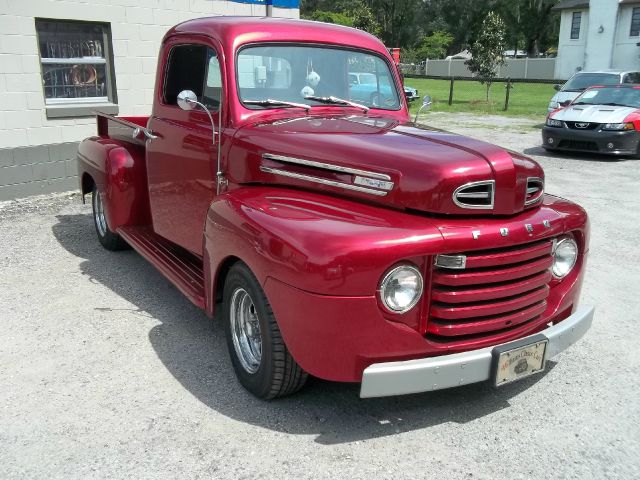 Ford F-1 1949 photo 3