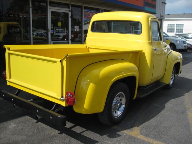 Ford F-100 1953 photo 1