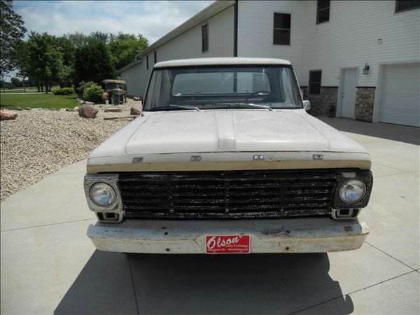 Ford F-100 1967 photo 3