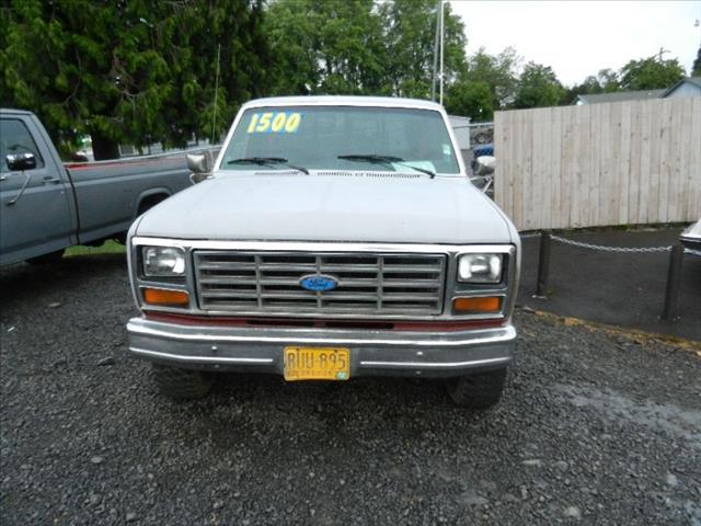 Ford F-150 1985 photo 2