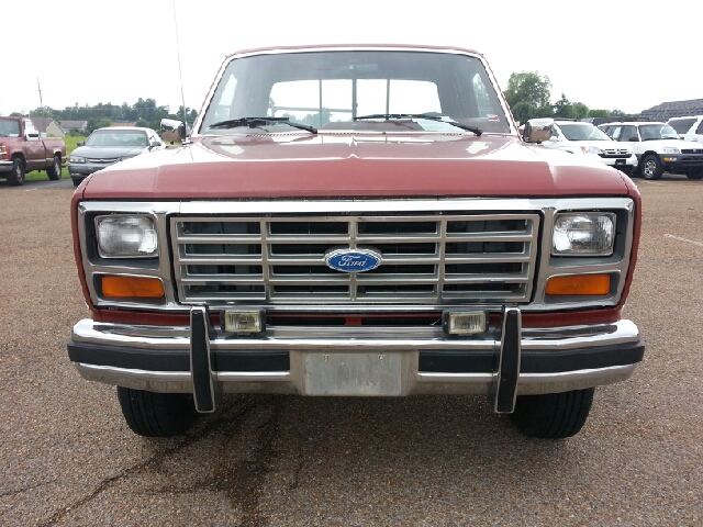 Ford F-150 Lariatt Pickup Truck
