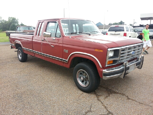 Ford F-150 1986 photo 1