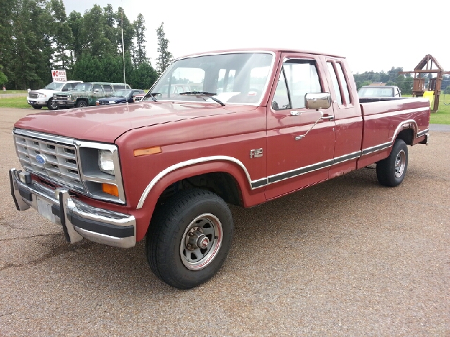 Ford F-150 1986 photo 2