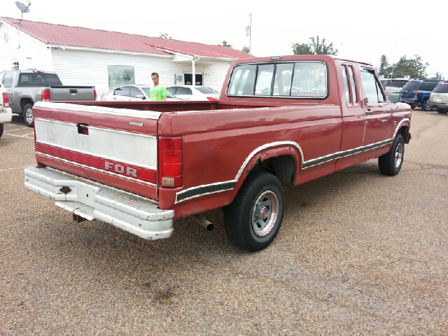 Ford F-150 1986 photo 3