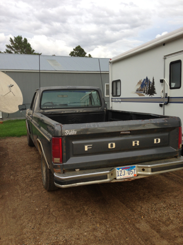 Ford F-150 1986 photo 1