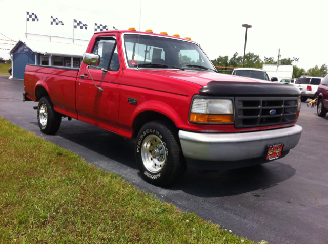 Ford F-150 103 WB XLT Pickup Truck