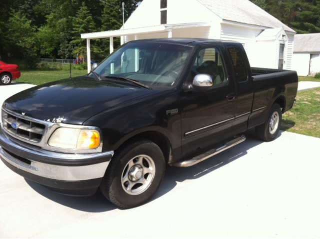 Ford F-150 Platinum Edition Pickup Truck
