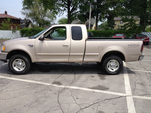 Ford F-150 SLT 1 Ton Dually 4dr 35 Pickup Truck