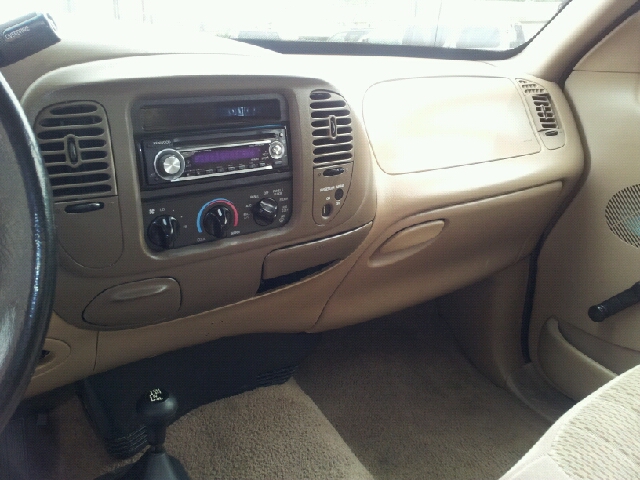 Ford F-150 SLT 1 Ton Dually 4dr 35 Pickup Truck