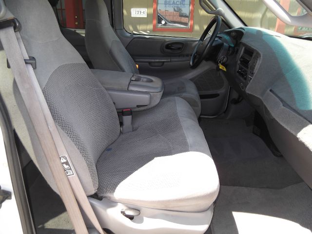 Ford F-150 2000 photo 16