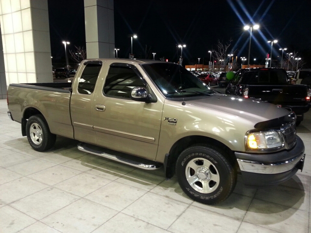 Ford F-150 2001 photo 1