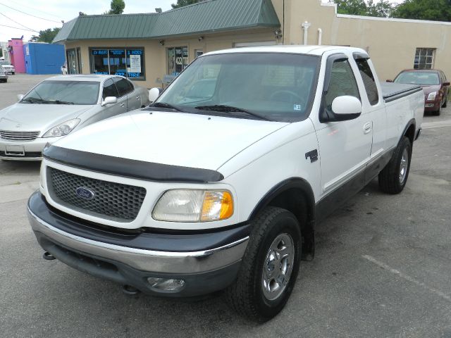 Ford F-150 2001 photo 2