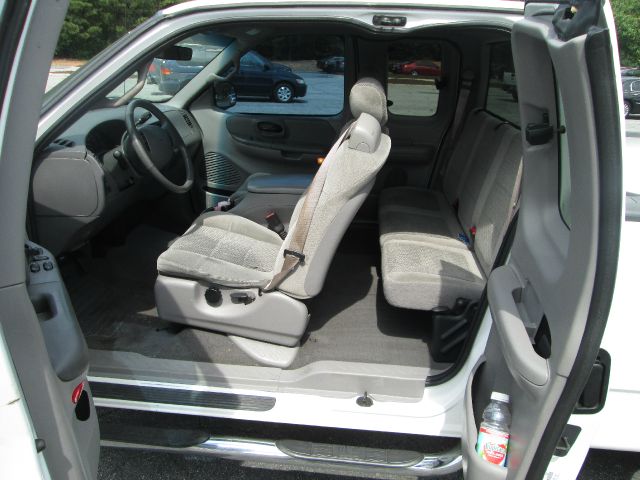 Ford F-150 2001 photo 2