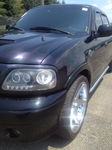 Ford F-150 SLT 1 Ton Dually 4dr 35 Pickup Truck