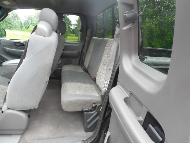 Ford F-150 SLT 1 Ton Dually 4dr 35 Pickup Truck