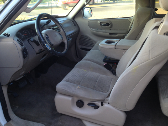 Ford F-150 2002 photo 2