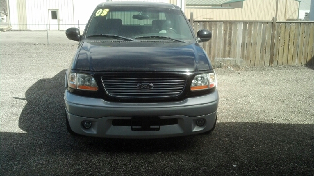 Ford F-150 SLT 1 Ton Dually 4dr 35 Pickup Truck