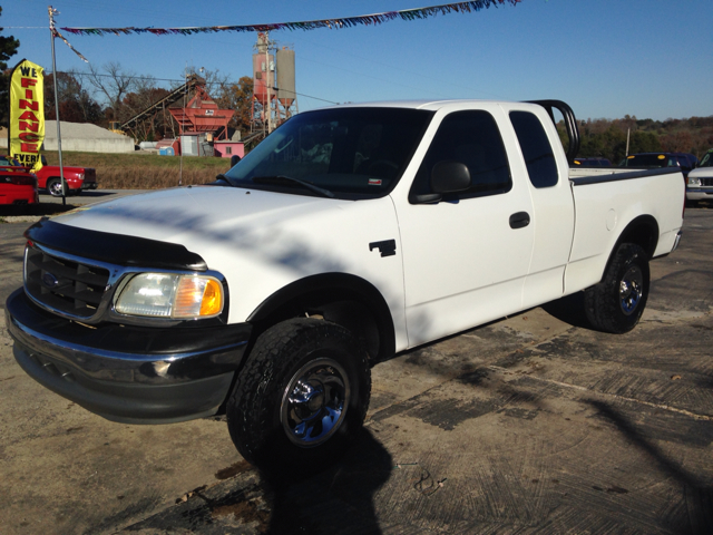 Ford F-150 XL 2WD Reg Cab Pickup Truck