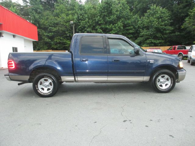 Ford F-150 SL Short Bed 2WD Pickup Truck