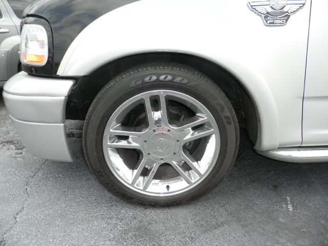 Ford F-150 2003 photo 1