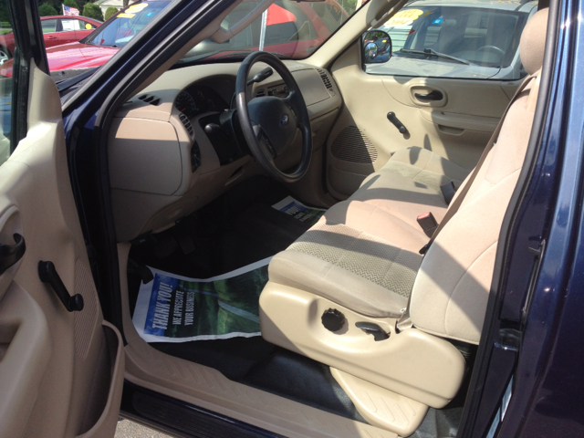 Ford F-150 2003 photo 2