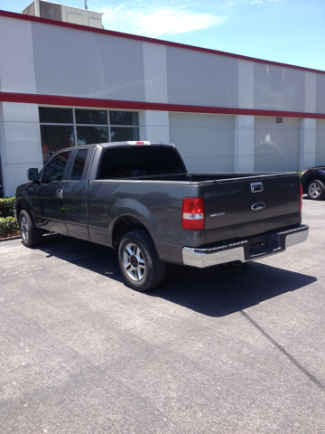 Ford F-150 SLE- 4X4 Pickup Truck