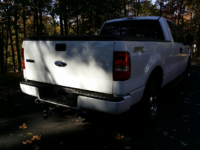 Ford F-150 W-T Pickup Truck