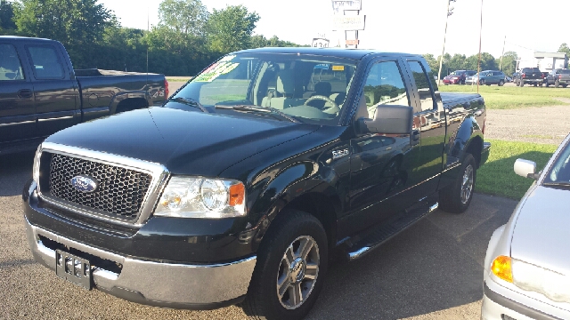 Ford F-150 SLE 5.3L V8 4WD 9 Passenger ABS TC Pickup Truck