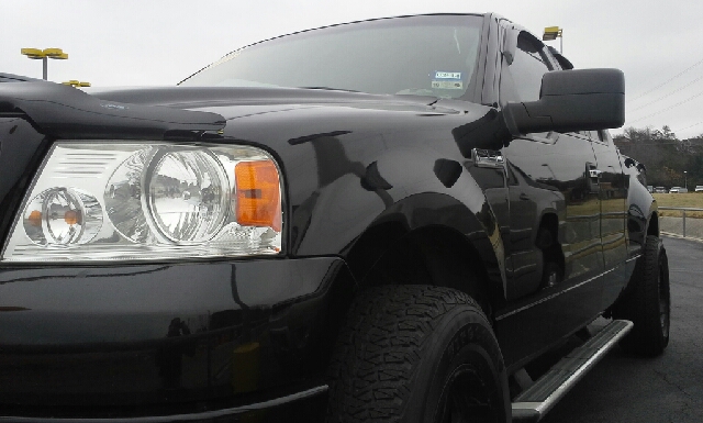 Ford F-150 SLE 5.3L V8 4WD 9 Passenger ABS TC Pickup Truck