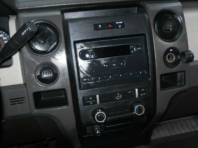 Ford F-150 2010 photo 2