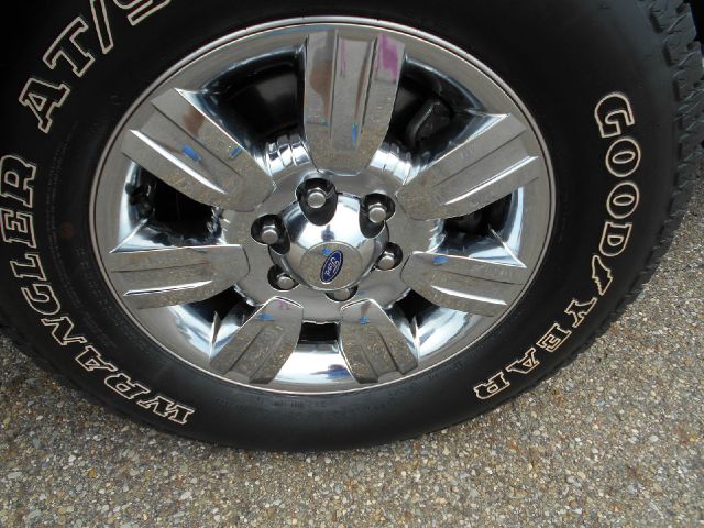 Ford F-150 LX V6 Coupe Pickup Truck