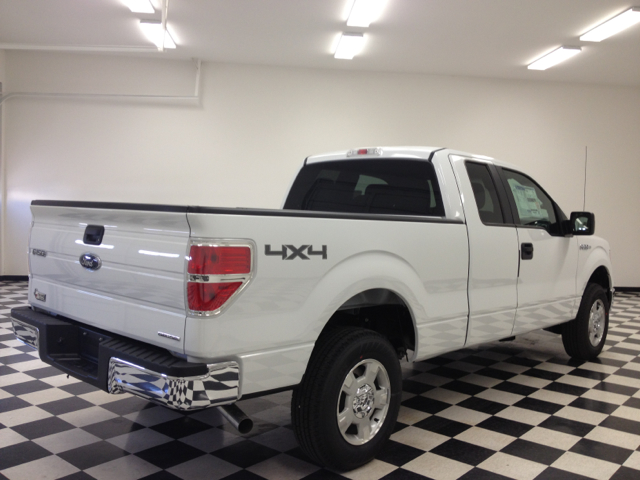 Ford F-150 LX V6 Coupe Pickup Truck