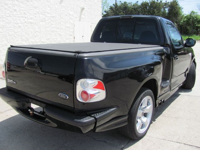 Ford F-150 SVT Lightning 2001 photo 2