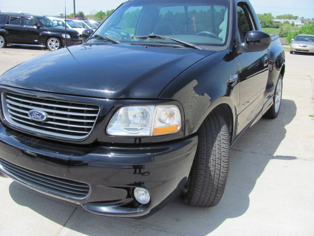 Ford F-150 SVT Lightning 2001 photo 3