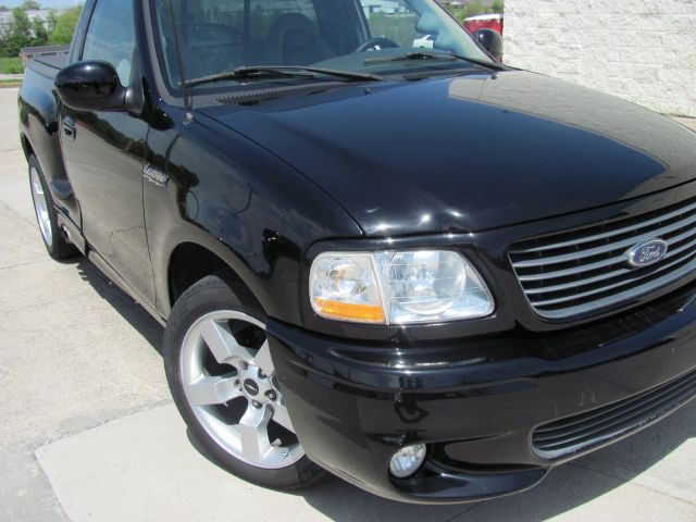 Ford F-150 SVT Lightning 2001 photo 4