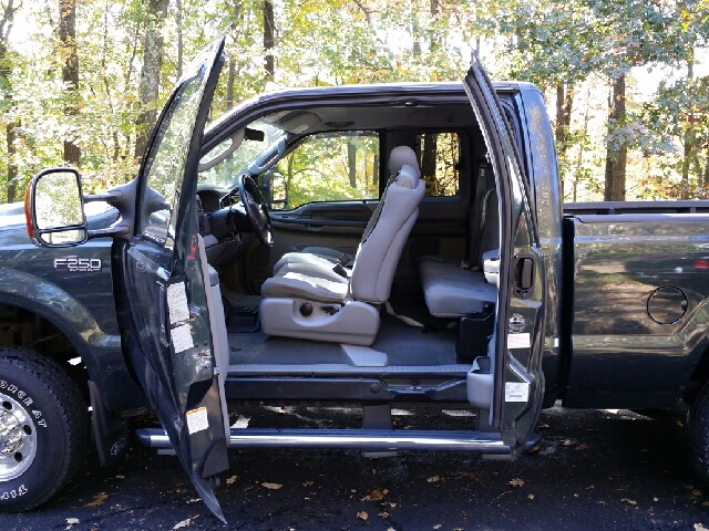 Ford F-250 SD XL 2WD Reg Cab Pickup Truck