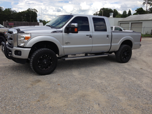 Ford F-250 SD 3.6 AT 4WD LS Pickup Truck