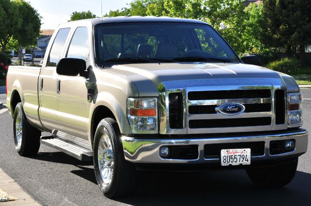 Ford F-250 Super Duty Sport 4WD Pickup Truck
