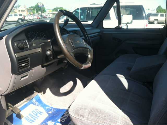 Ford F-350 Crew Cab 126.0 WB 4WD LT w/1L Pickup Truck