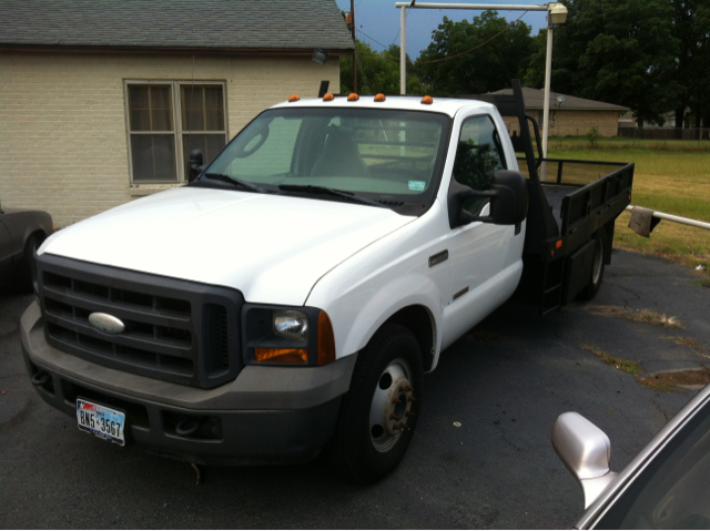 Ford F-350 SD 2009 Nissan Touring Pickup Truck