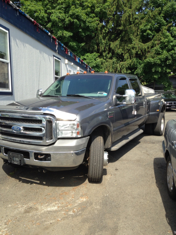 Ford F-350 SD 2009 Nissan Touring Pickup Truck