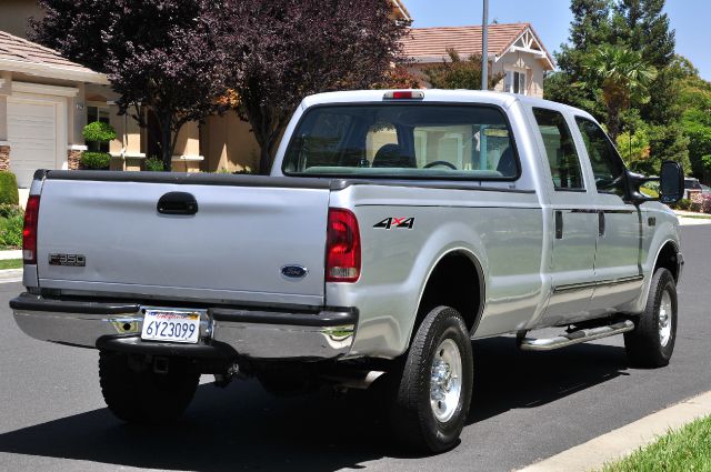 Ford F-350 Super Duty CREW CAB XL Diesel Pickup Truck