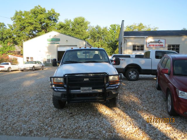 Ford F-550 2000 photo 1