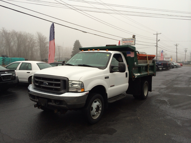 Ford F-550 2004 photo 2