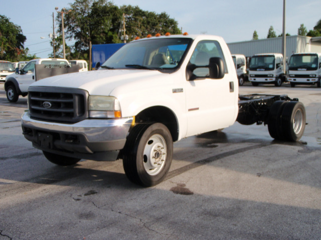Ford F-550 2004 photo 2