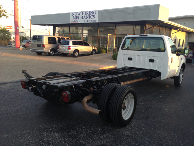 Ford F-550 2004 photo 2